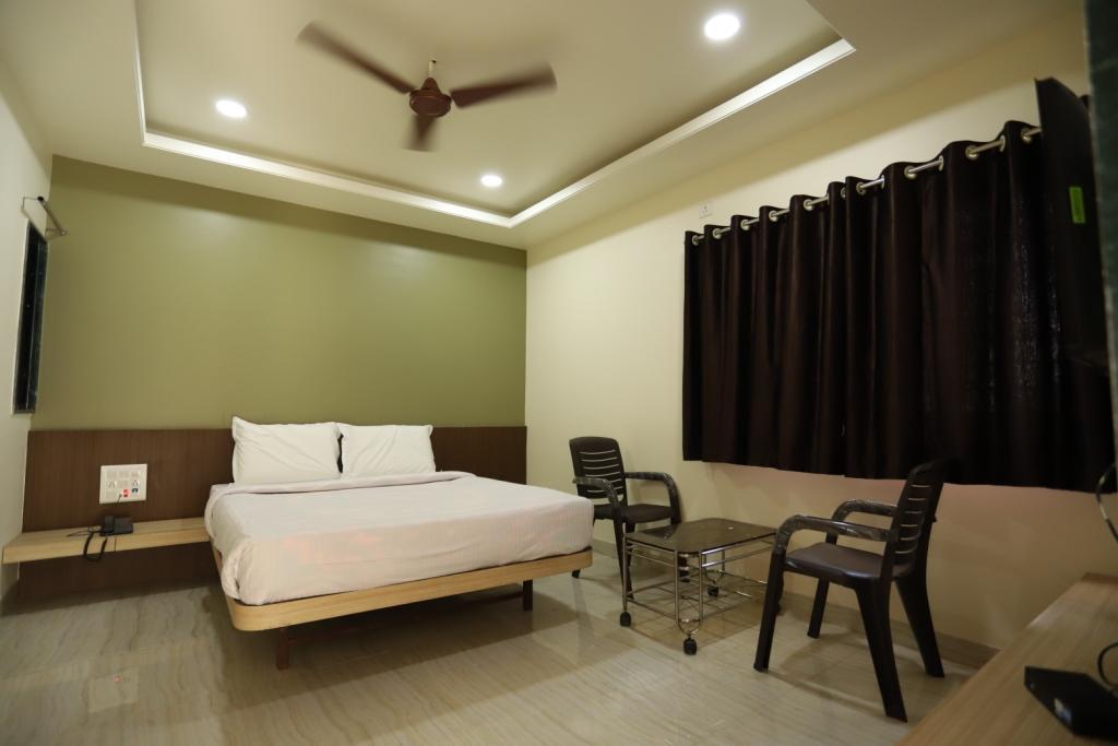 Hotel Pride Executive Sholapur Exterior foto
